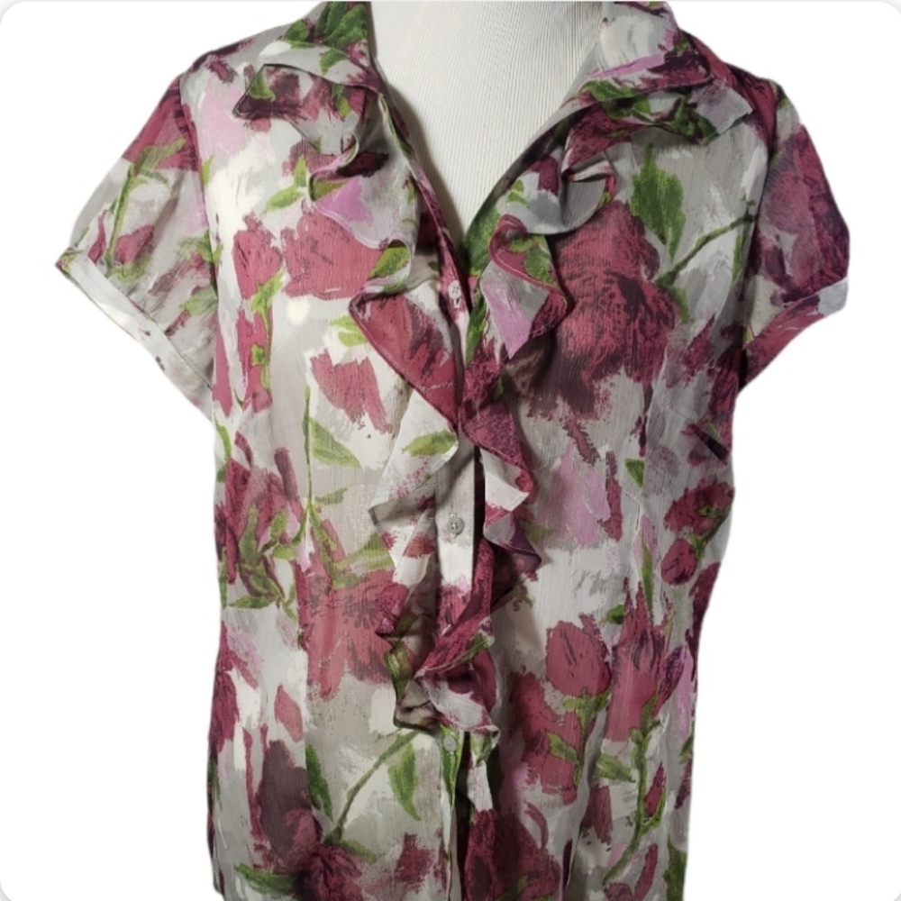 Ann Taylor size 14 sheer floral button up short sleeved shirt blouse